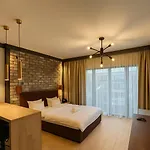 Bed and Breakfast Riverside Industrial - Sauna - Gym -air-conditioning-spa-fitness Βρότσλαβ