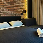 Bed and Breakfast Riverside Industrial - Sauna - Gym -air-conditioning-spa-fitness 4*