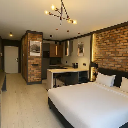 Riverside Industrial - Sauna - Gym -air-conditioning-spa-fitness ベッド・アンド・ブレックファスト