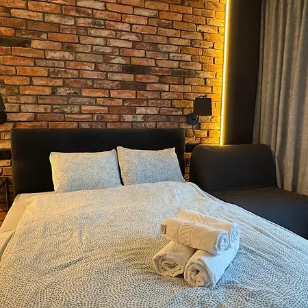 Bed & Breakfast Riverside Industrial - Sauna - Gym -air-conditioning-spa-fitness Wroclaw